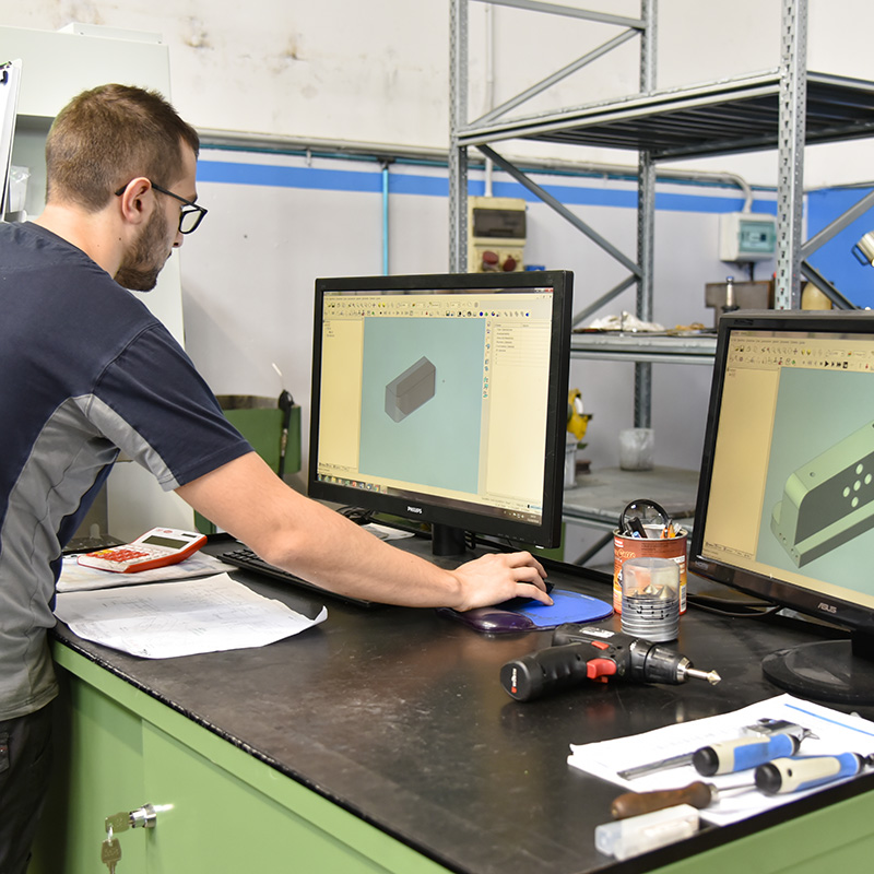 Impresa metalmeccanica a Bologna